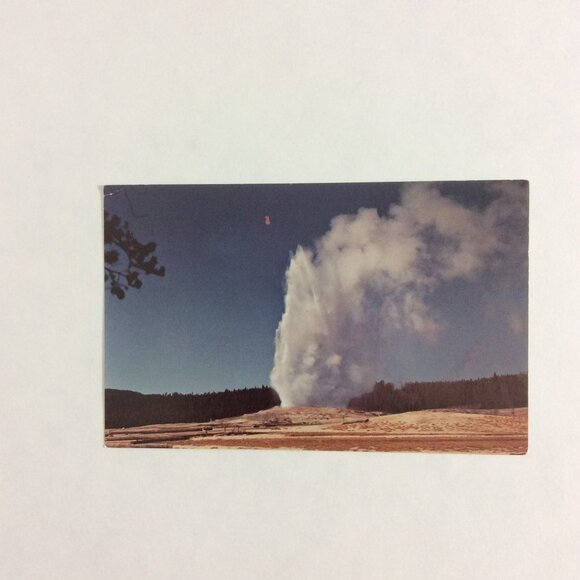 VINTAGE Post Card Old Faithful Geyser Yellowstone - Picture 2 of 12